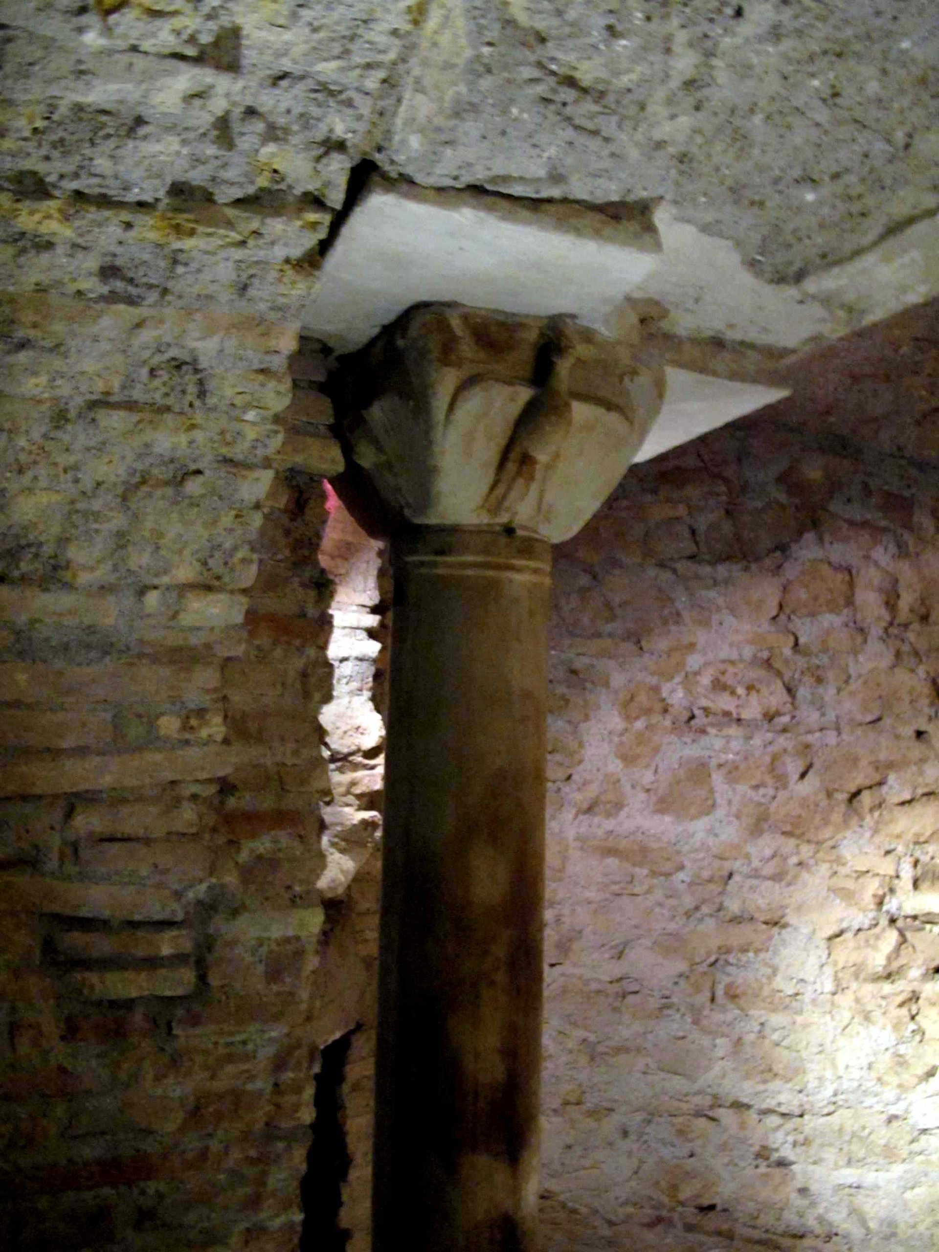 old temple of Esculapio. Rome 7.jpg